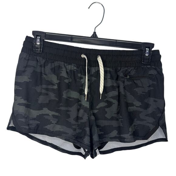 Vuori Pants - Vuori Clementine 2.5" Shorts Women's Size Large Black Gray Camo Running Active